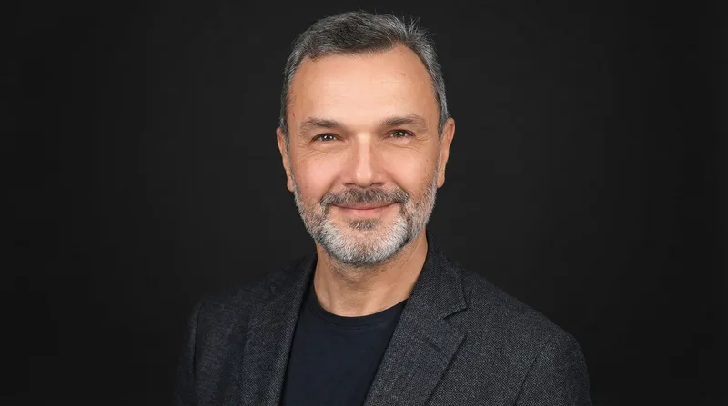 Adam Smiarowski, Global Supply Chain Director and operations advisor
